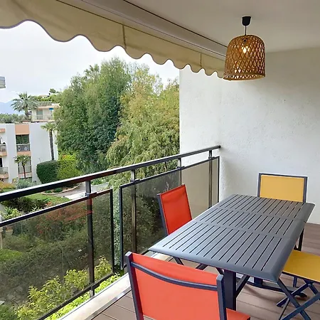 Riviera - One-bedroom Near * Cannes