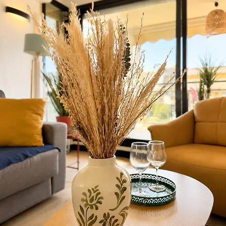 Apartment Riviera - One-bedroom Near