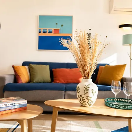 Riviera - One-bedroom Near Lejlighed